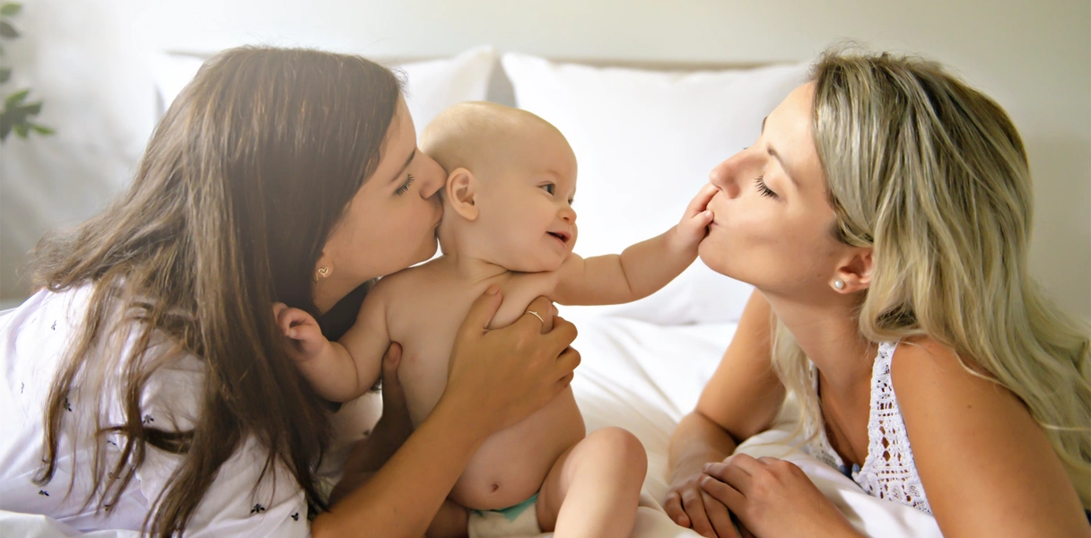 maternidad compartida, método ROPA,  recepción de óvulos de la pareja,  embarazo en pareja de mujeres, FIV Valencia,  dos mujeres pueden tener hijos,  maternidad, cómo ser madres dos mujeres,  ROPA tratamiento fertilidad,  proceso ROPA paso a paso,  clíni